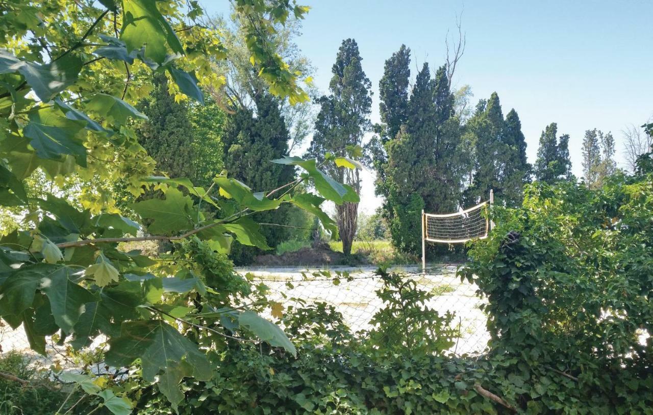 2 Bedroom Amazing Home In Narbonne Luaran gambar